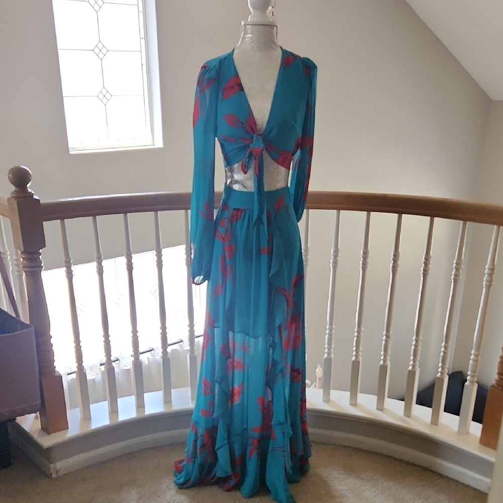 NWT Elegant Blue and Red Floral Maxi  Skity And Top Set